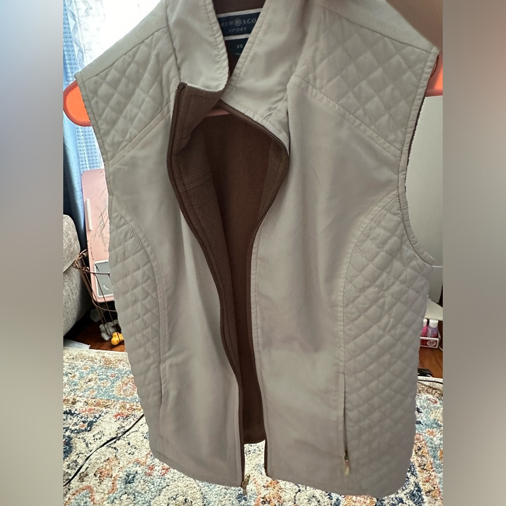 White vest